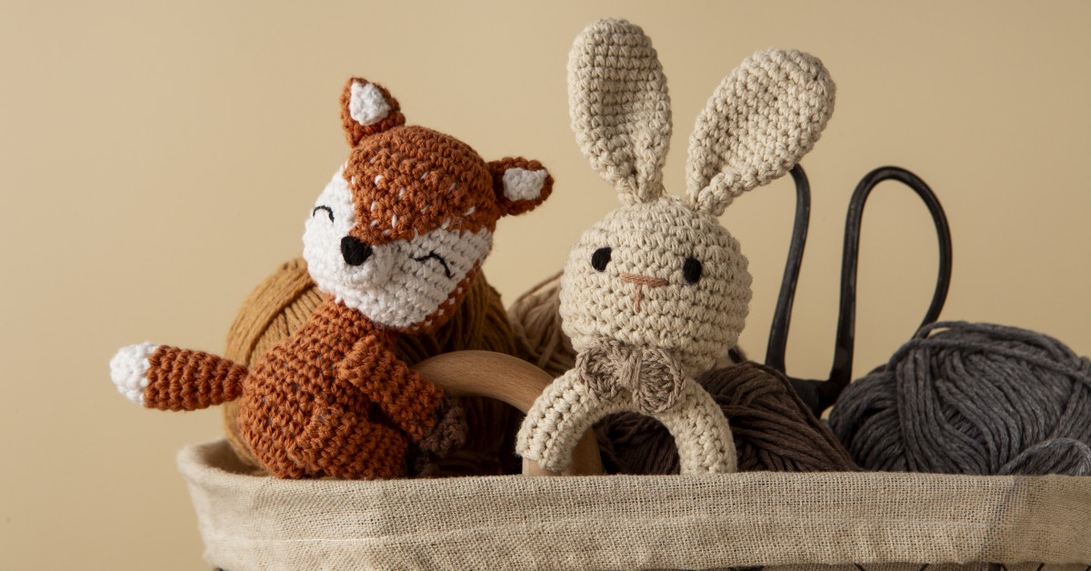 Simple, Safe DIY Pet Toys for Your Dog or Cat